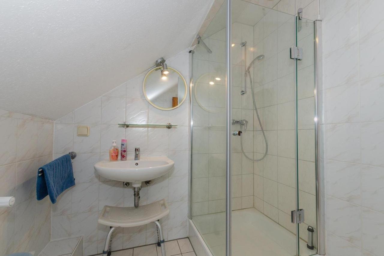 3-raum-fewo-fuer-4-personen-in-schaprode-auf-ruegen-zi5 Apartment Schaprode